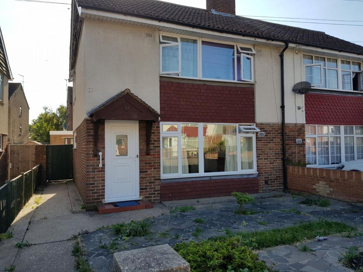 33Sm Dreams Unlimited Serviced Accommodation- Staines - Heathrow Stanwell Exterior foto