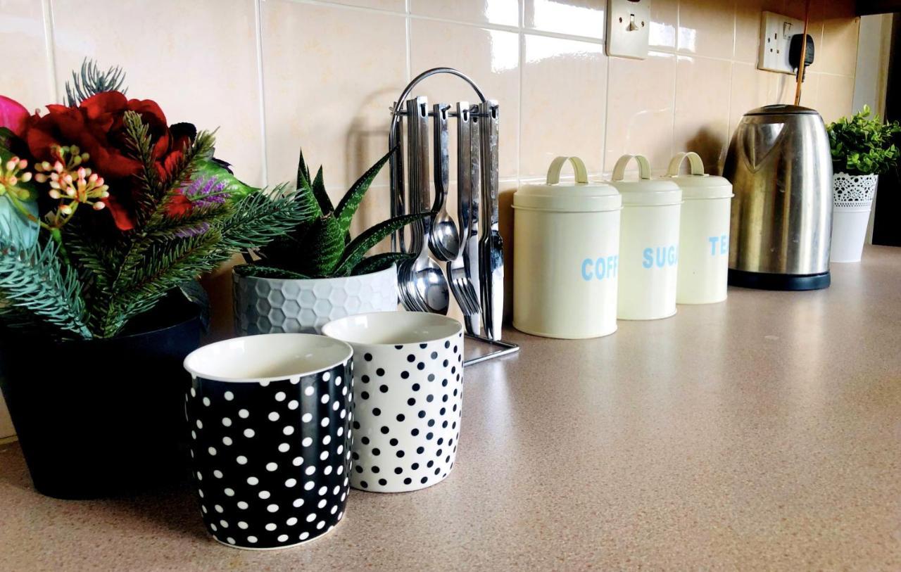 33Sm Dreams Unlimited Serviced Accommodation- Staines - Heathrow Stanwell Exterior foto