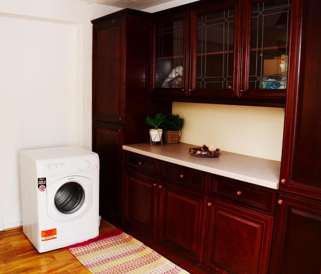 33Sm Dreams Unlimited Serviced Accommodation- Staines - Heathrow Stanwell Exterior foto
