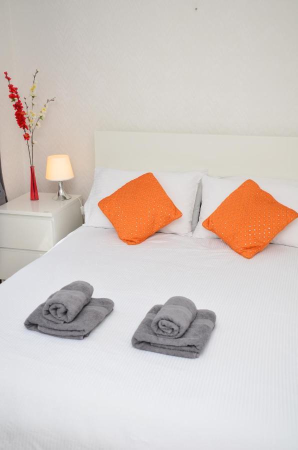 33Sm Dreams Unlimited Serviced Accommodation- Staines - Heathrow Stanwell Exterior foto