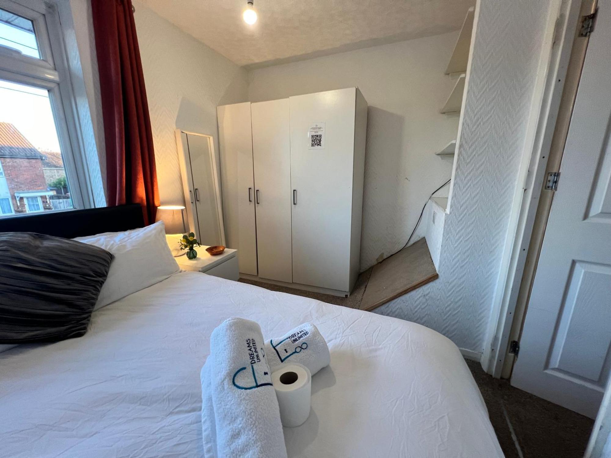 33Sm Dreams Unlimited Serviced Accommodation- Staines - Heathrow Stanwell Exterior foto